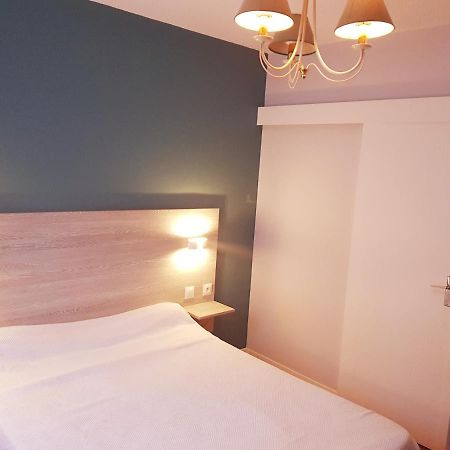 Hotel Restaurant Le Bourgneuf Morlaas ภายนอก รูปภาพ